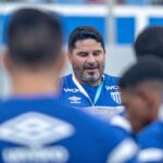 Eduardo Barroca deixou o comando técnico do Avaí (Foto: Divulgação)