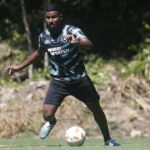 Cuiabano tem 21 anos e vai vestir a camisa de número 66. Foto: Vitor Silva/Botafogo