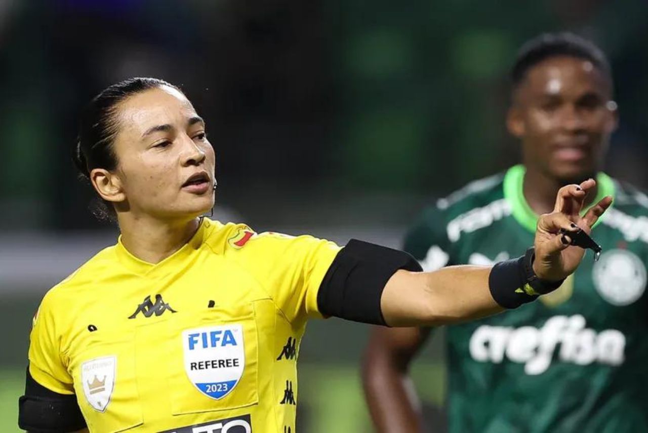 Edina Alves é um dos nomes da arbitragem brasileira em Paris 2024 (Foto: Cesar Greco/SEP)