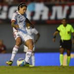 Após a análise do VAR no jogo, Pedro converte pênalti para o Flamengo. Foto: Marcelo Cortes/CRF