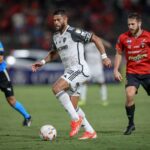 Hulk durante o confronto entre Atlético-MG e Caracas pela Libertadores (Foto: Pedro Souza/CAM)