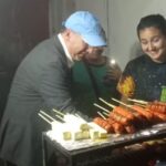 John Textor foi filmado nos arredores do Engenhão, antes do jogo entre Botafogo e Atlético-GO (Foto: Reprodução)