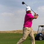 Neymar arriscou tacadas com companheiros do Al-Hilal (Foto: Reprodução)