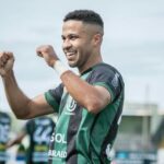 Serginho foi revelado pelo Santos ao lado de Neymar (Foto: Reprodução)