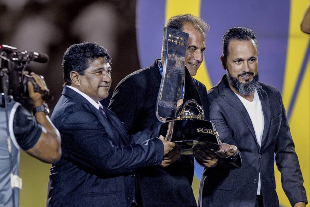 A Série B de 2024 vai começar com 20 clubes em busca do troféu. Foto: Maurícia da Matta / CBF