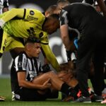 Tiquinho Soares deve desfalcar o Botafogo nas próximas semanas (Foto: Mauro Pimentel/AFP)