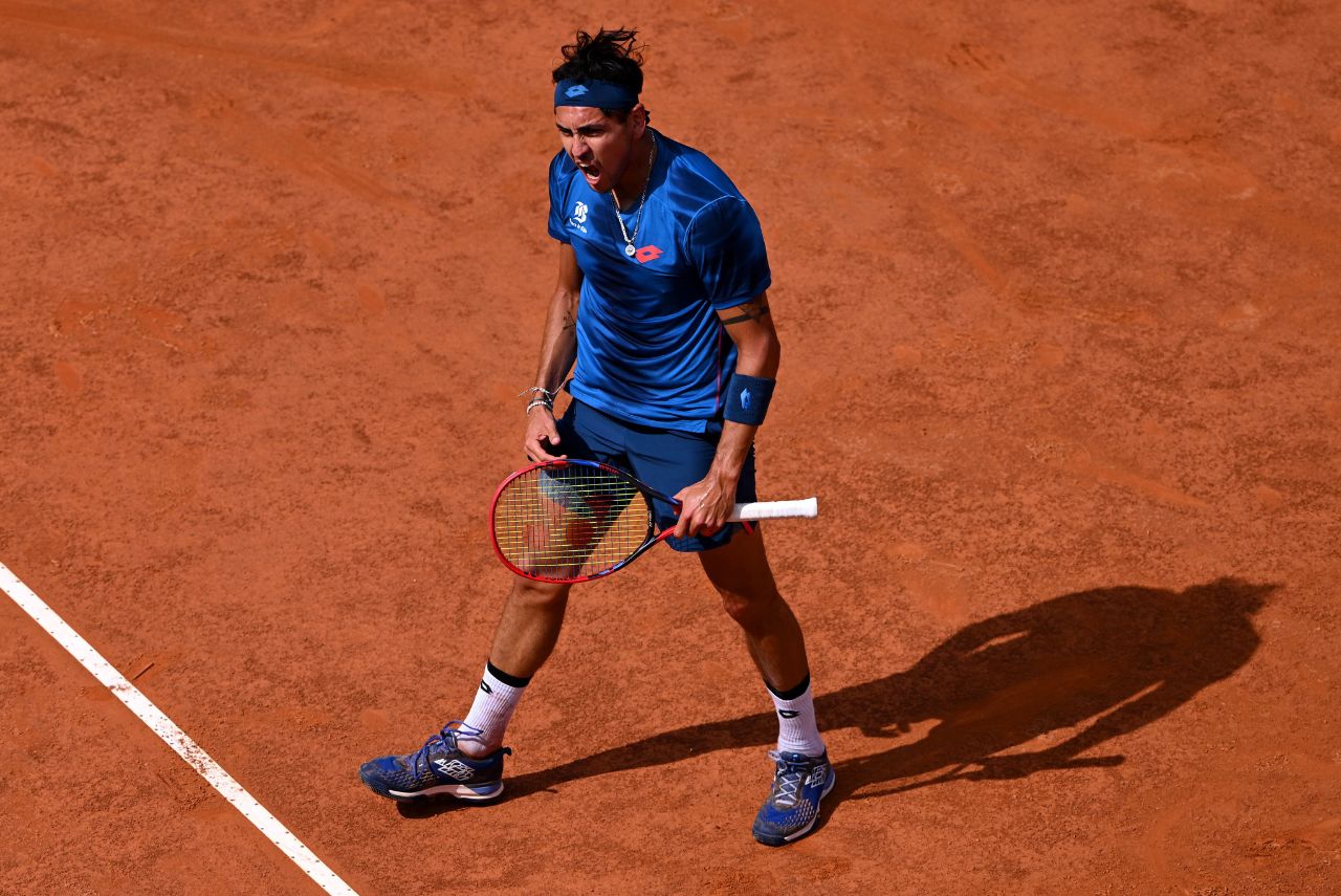 Tenista chileno Alejandro Tabilo em jogo do Masters 1000 de Roma 2024
