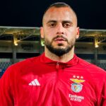 Atacante Arthur Cabral, alvo do Cruzeiro, em jogo do Benfica