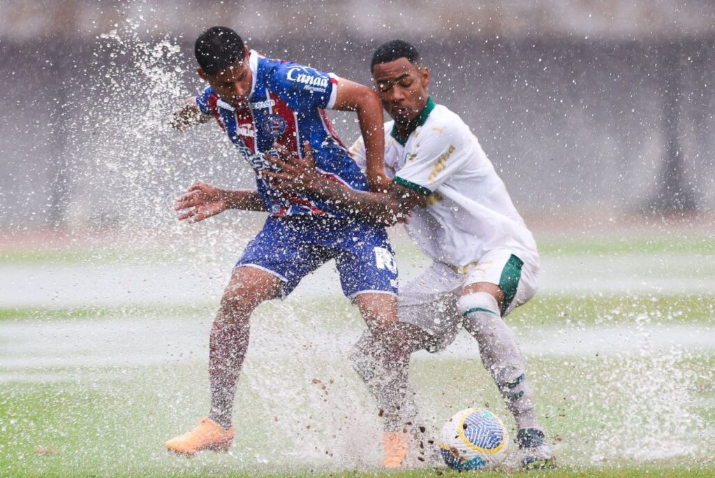 Lance do jogo Bahia x Palmeiras no Campeonato Brasileiro Sub-20 2024