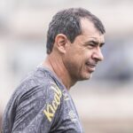 Fábio Carille em treino do Santos