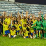 Garotas do Brasil comemoram título