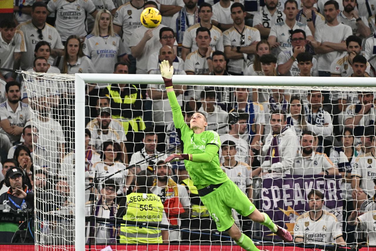 Lunin vive boa fase no Real Madrid