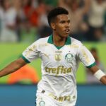 Alvo do Chelsea, Estêvão comemora gol contra o Cuiabá