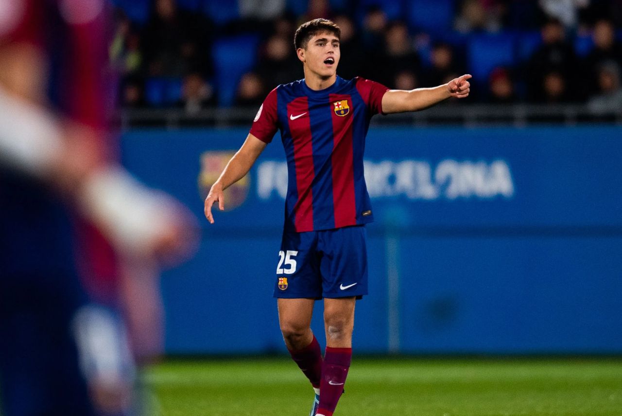 Zagueiro em ação pelo Barcelona