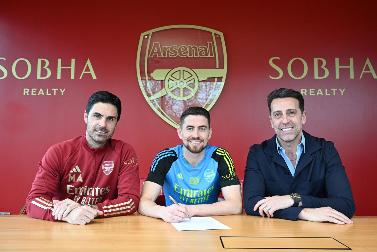 Jorginho assina novo contrato com o Arsenal