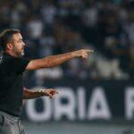 Artur Jorge durante vitória do Botafogo