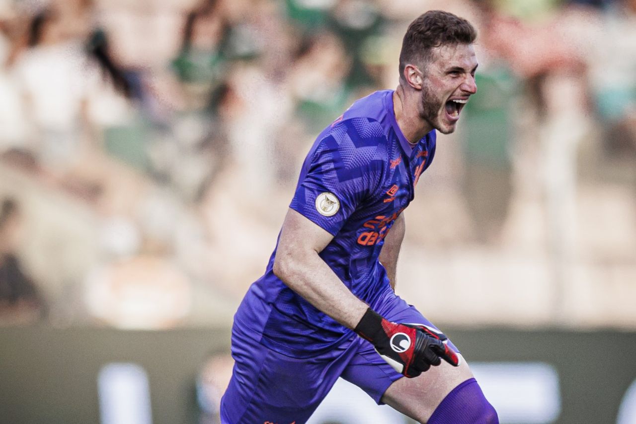 Alvo da Inter de Milão, Bento durante vitória contra o Palmeiras