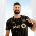 Giroud com a camisa do LAFC