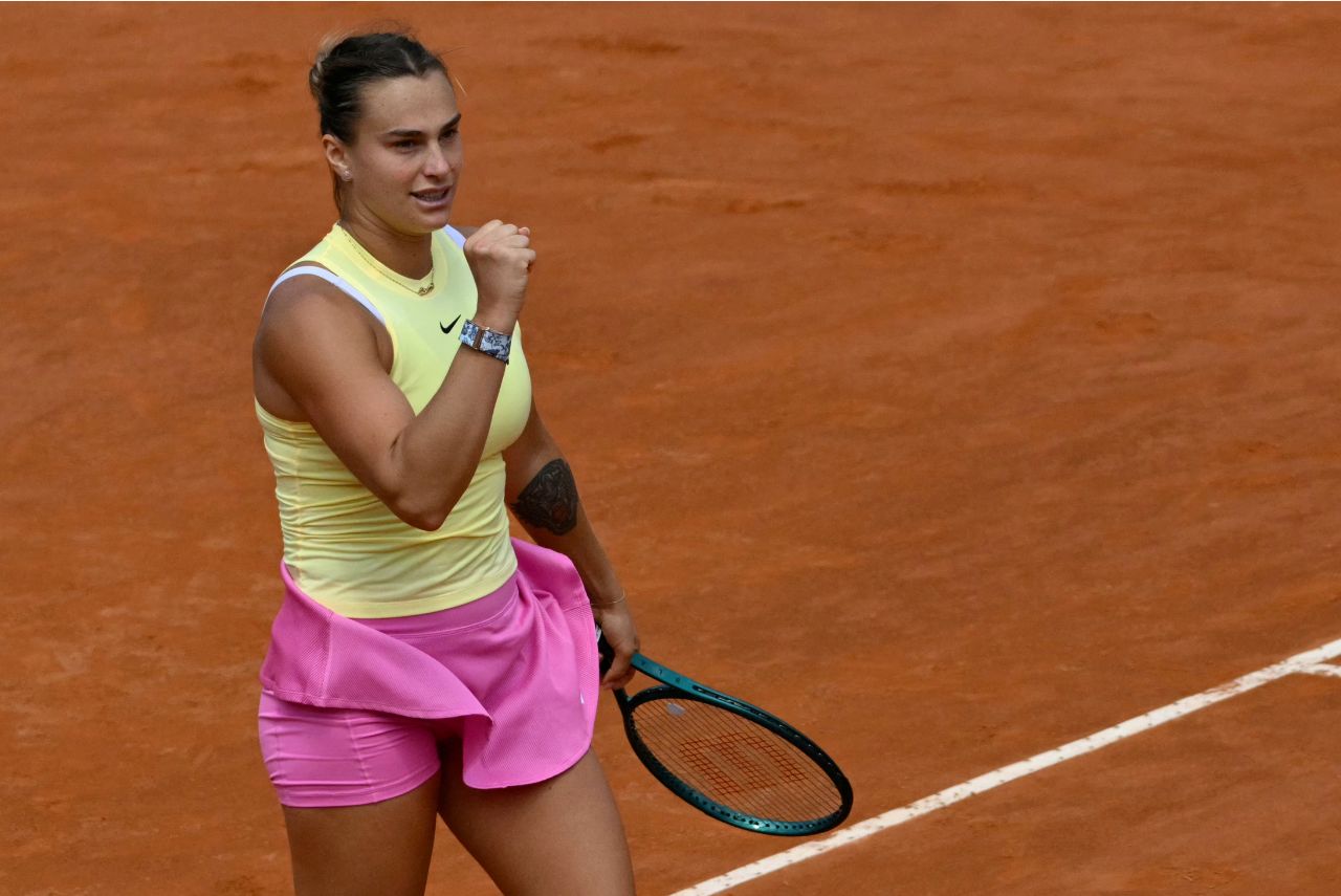 Sabalenka comemora mais uma vitória