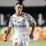JP Chermont em campo pelo Santos