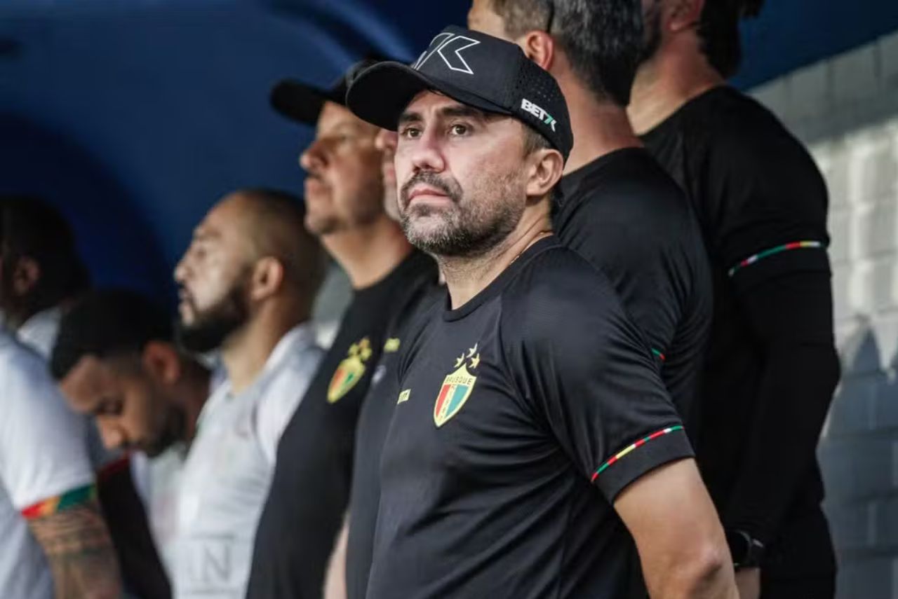 Luizinho Lopes deixou o comando do Brusque