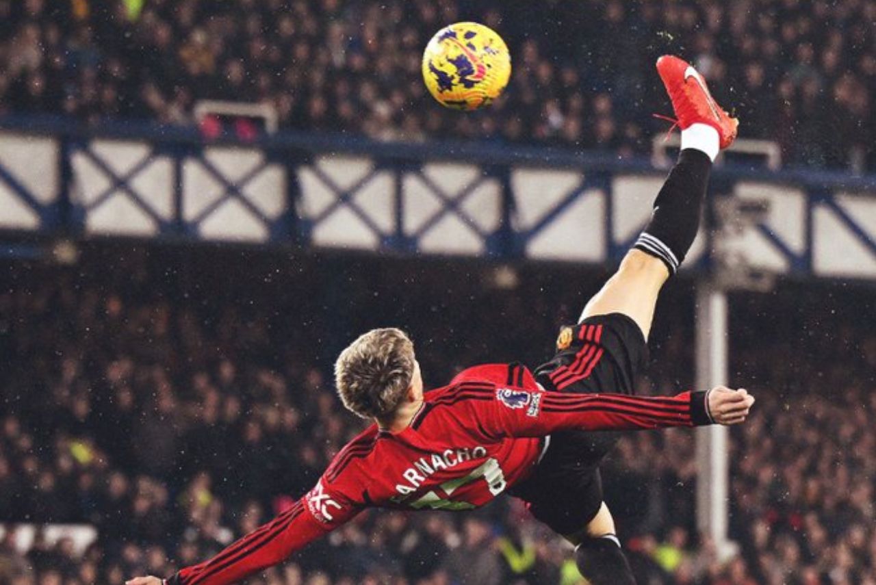 Lindo gol de Garnacho na Premier League