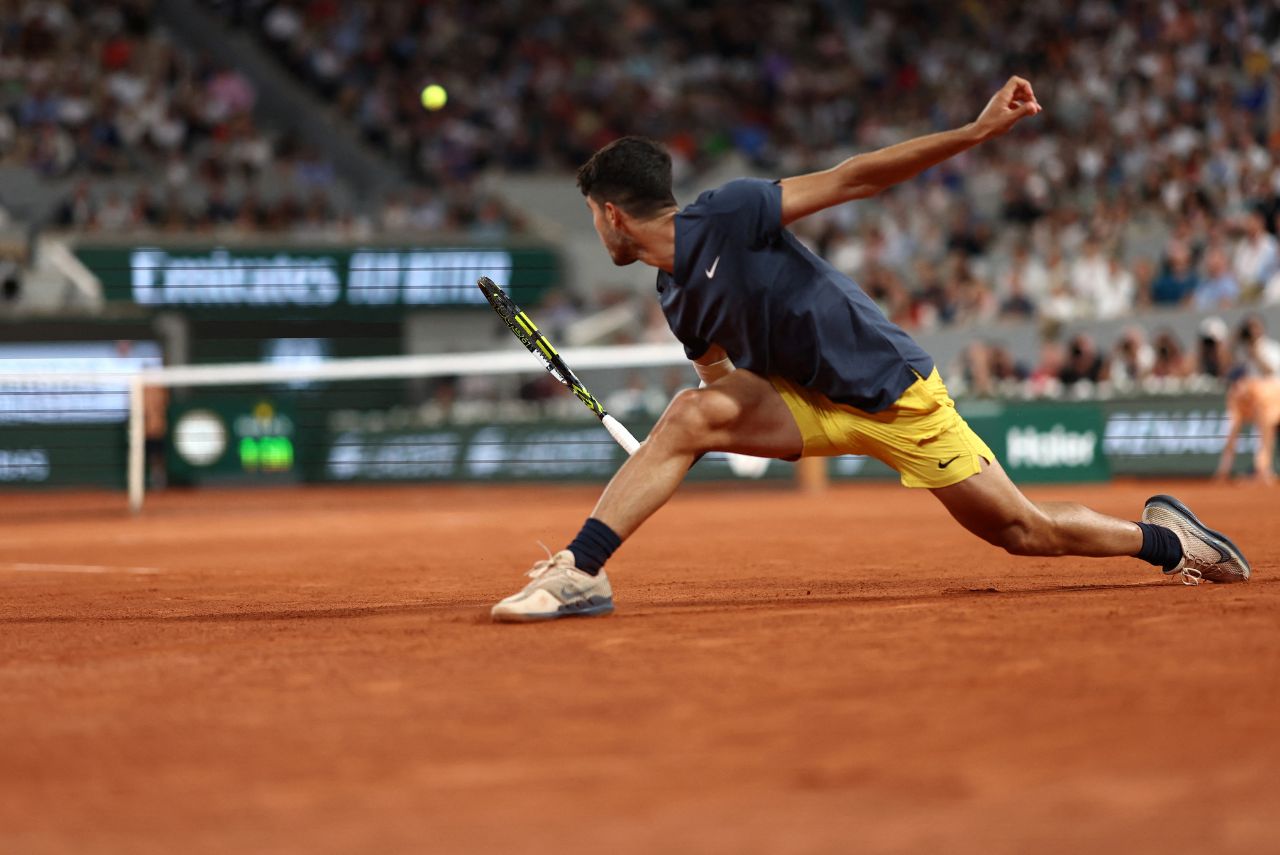 Alcaraz durante vitória na França