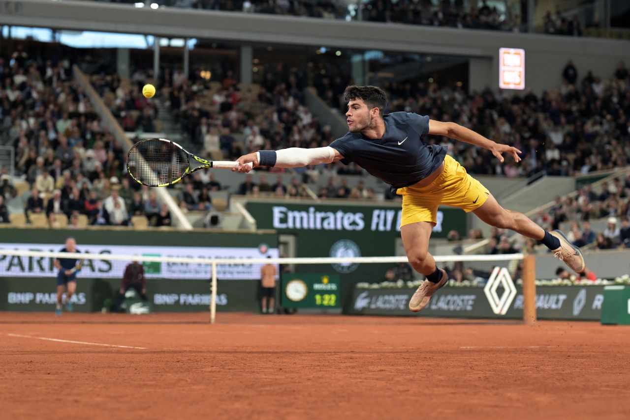Alcaraz segue avançando na França