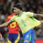 Lucas Paquetá durante amistoso contra a Espanha