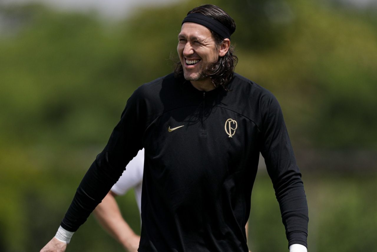 Goleiro Cássio Ramos, alvo do Cruzeiro, em treino do Corinthians em 2023