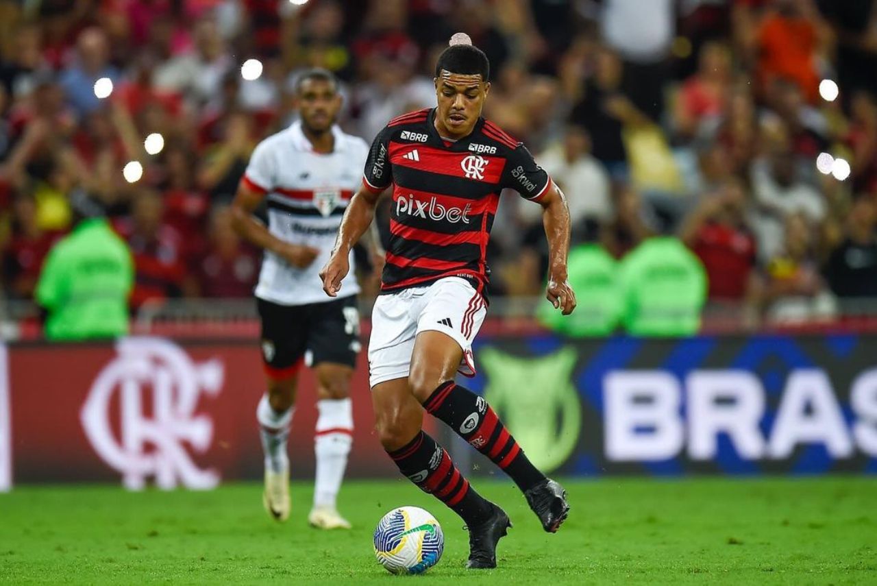 Igor Jesus em ação pelo Flamengo