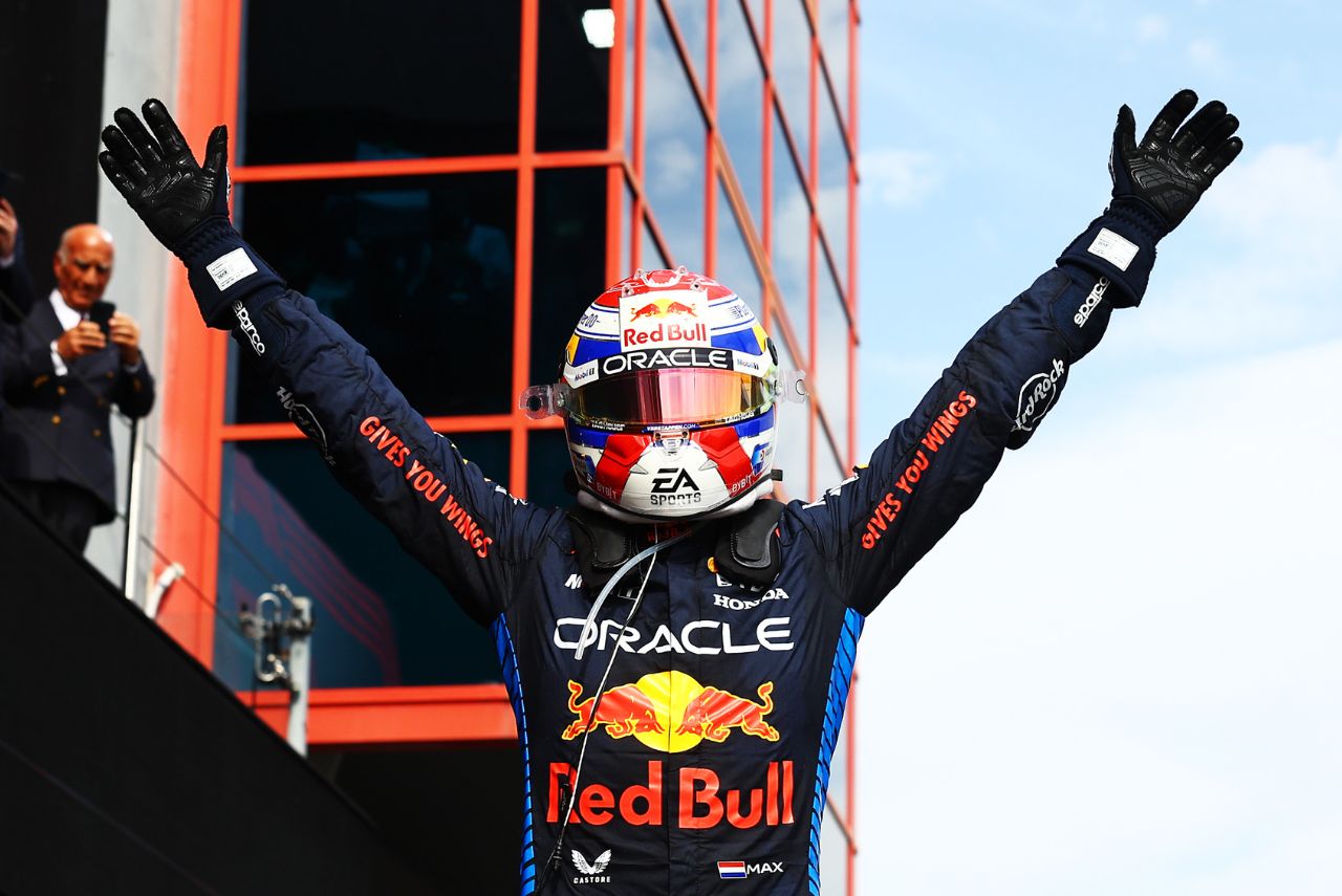 Max Verstappen comemora vitória no GP da Emilia-Romagna