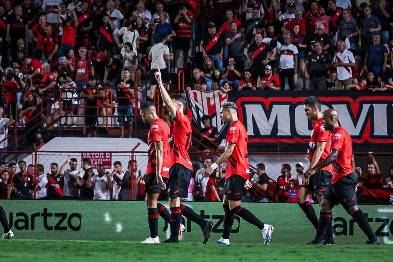 Atlético-GO 4 x 2 Brusque