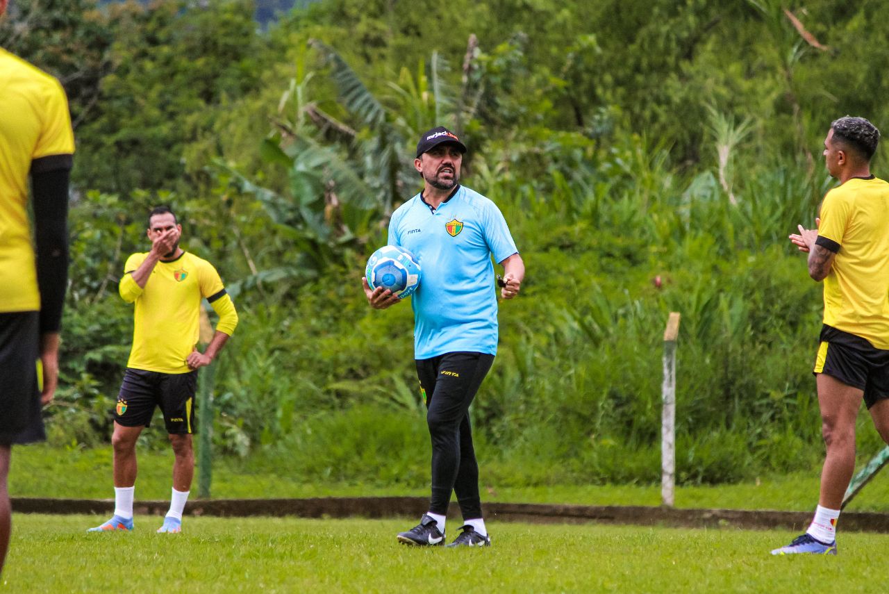 Luizinho Lopes é o novo técnico do Vila Nova