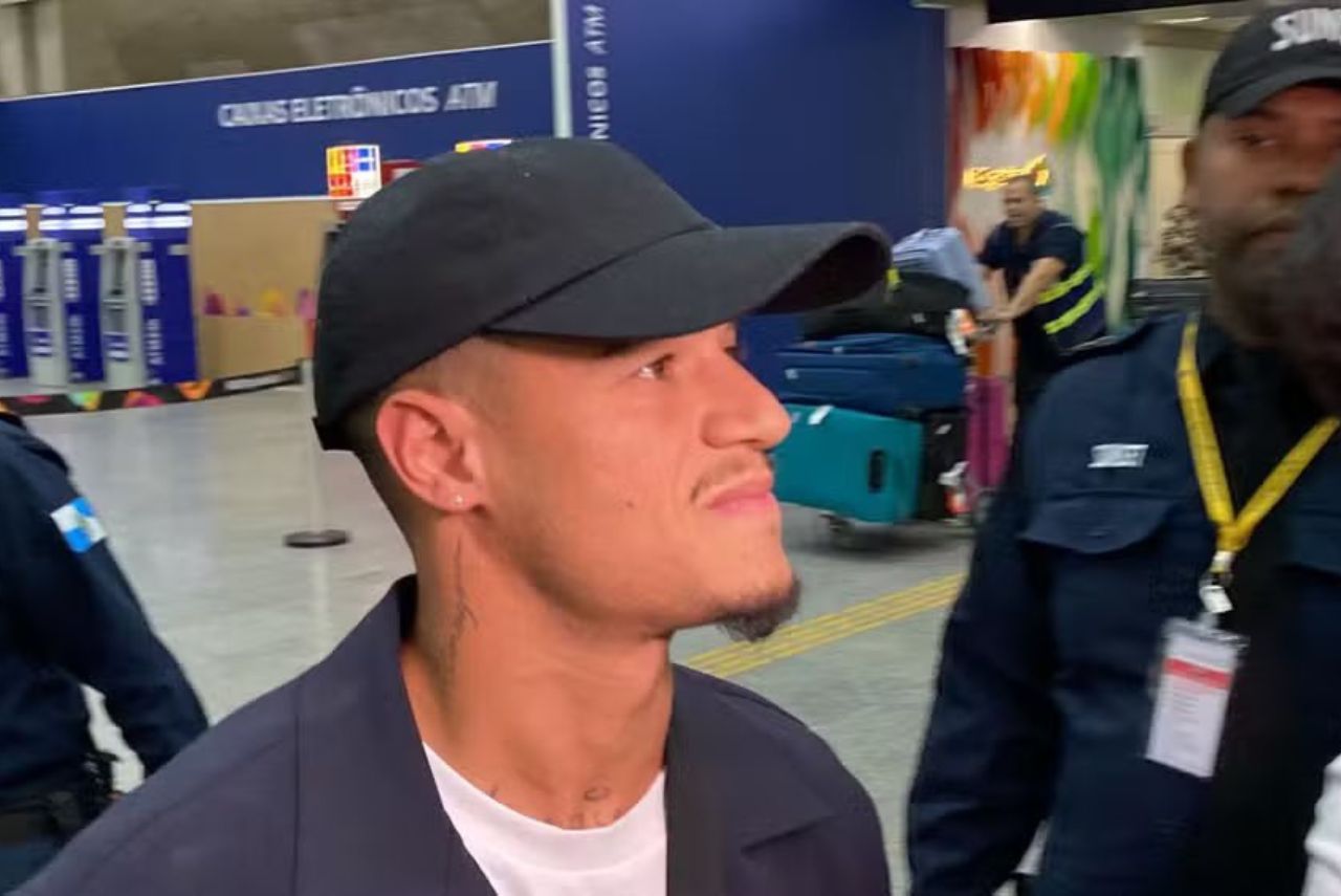 Coutinho em chegada ao Rio de Janeiro