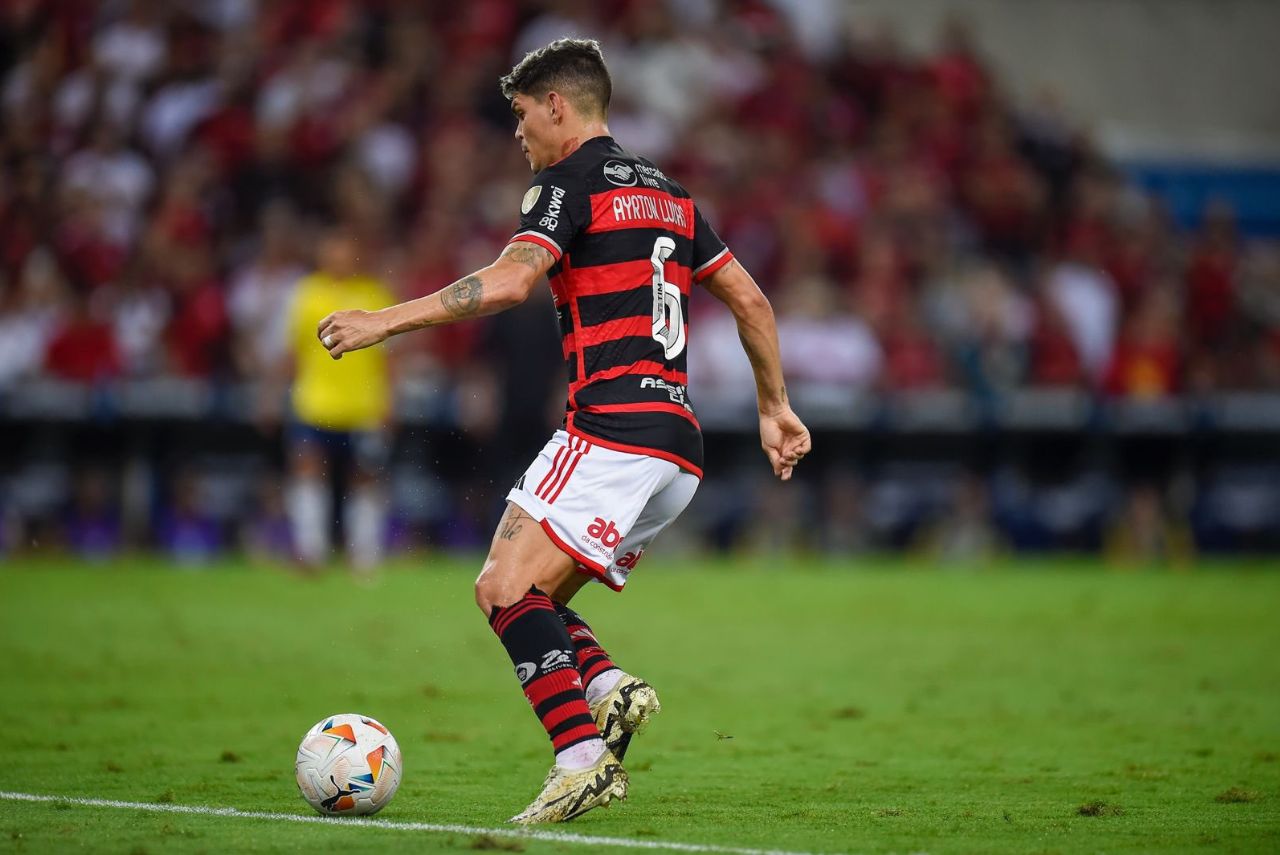 Ayrton Lucas - Flamengo