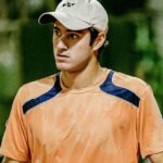 Tenista Gustavo Heide em jogo do ATP Challenger de Assunção 2024