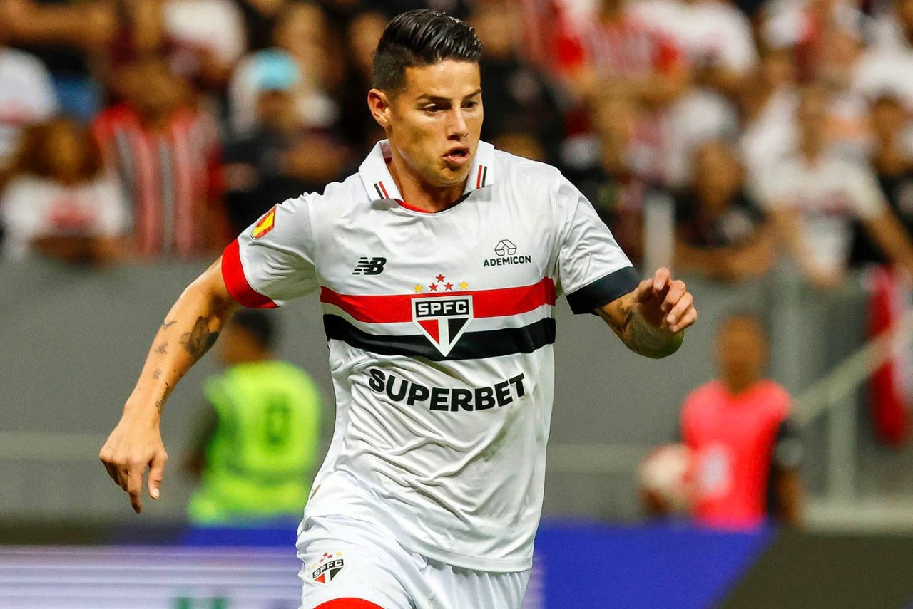 Boca Juniors: Meia colombiano James Rodríguez em jogo do São Paulo em 2024