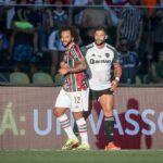 Marcelo e Hulk em jogo Fluminense x Atlético-MG no Brasileirão 2024