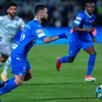 Atacante Michael em jogo do Al-Hilal contra o Al-Tai