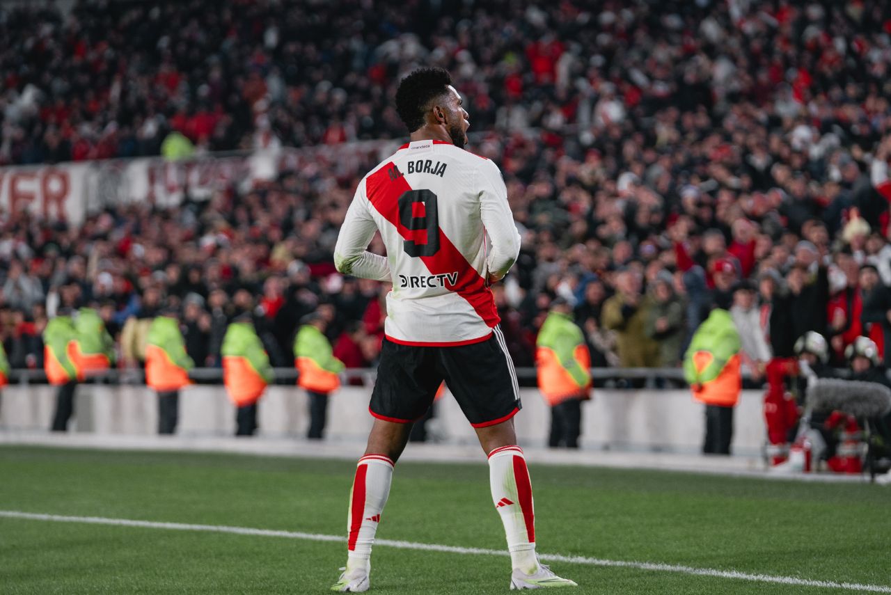 Atacante Miguel Borja em jogo do River Plate na Libertadores 2024