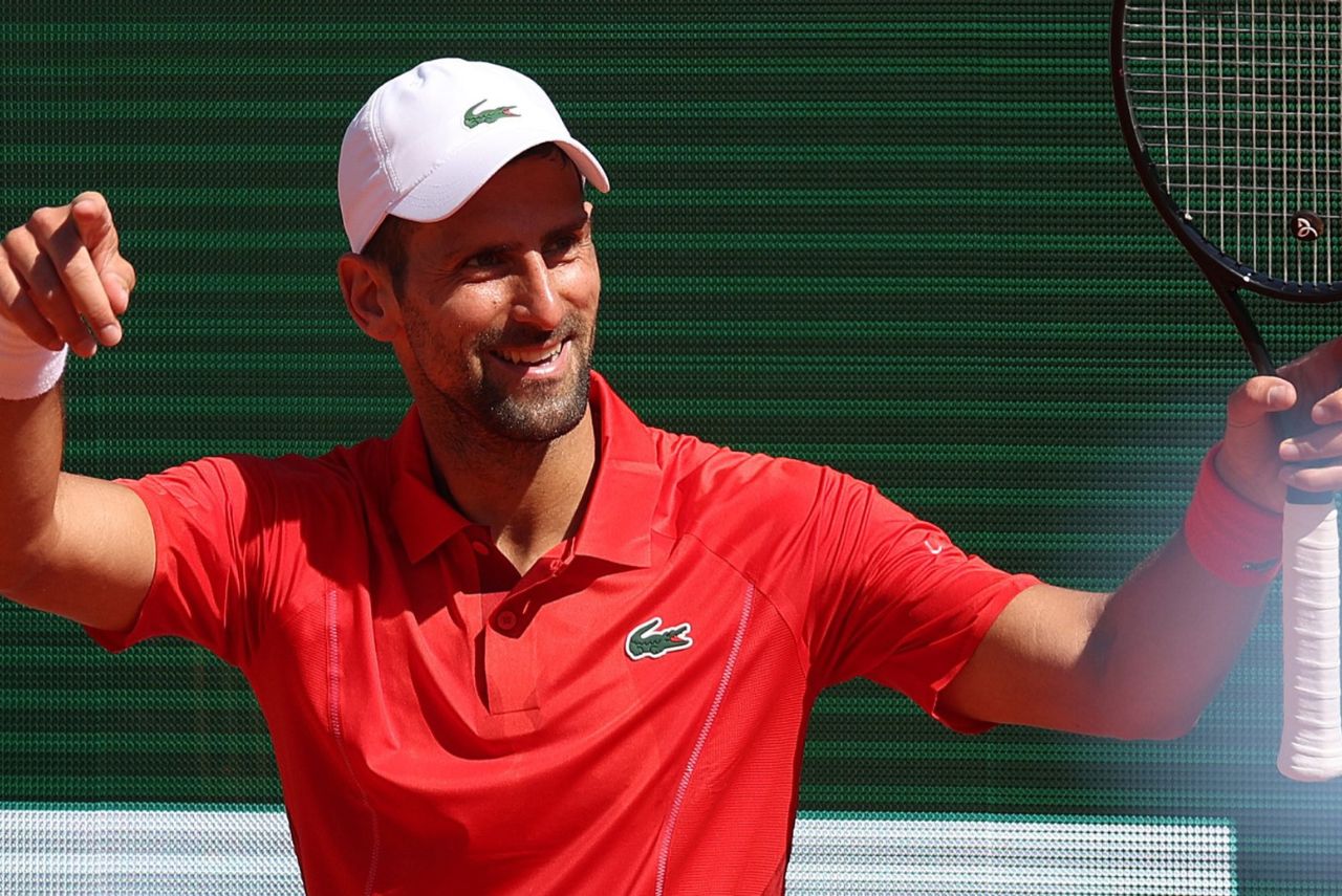 Tenista Novak Djokovic em jogo do Masters 1000 de Monte Carlo 2024