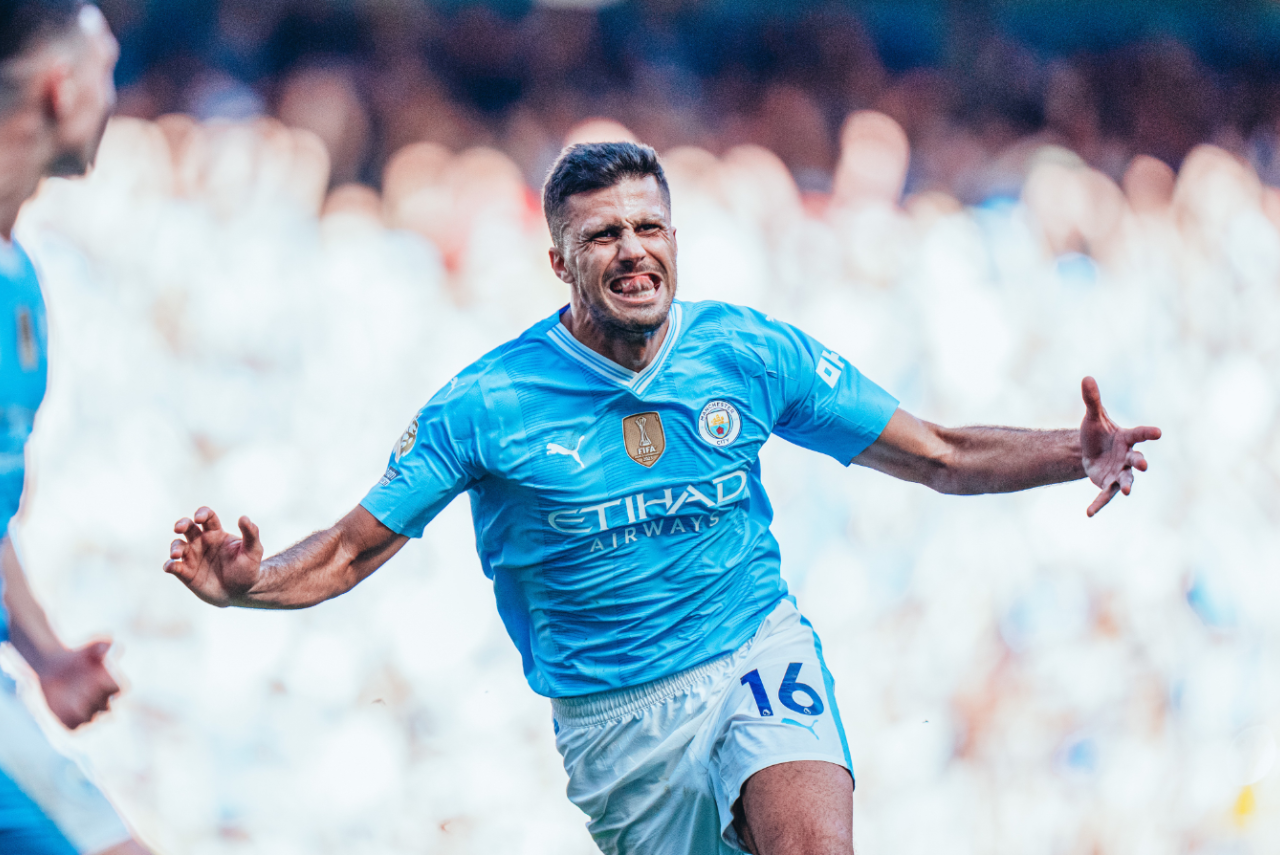 Rodri comemora gol pelo Manchester City em 2023/24