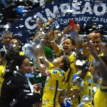 Jogadoras da Seleção Brasileira de Futsal comemoram título da Copa América