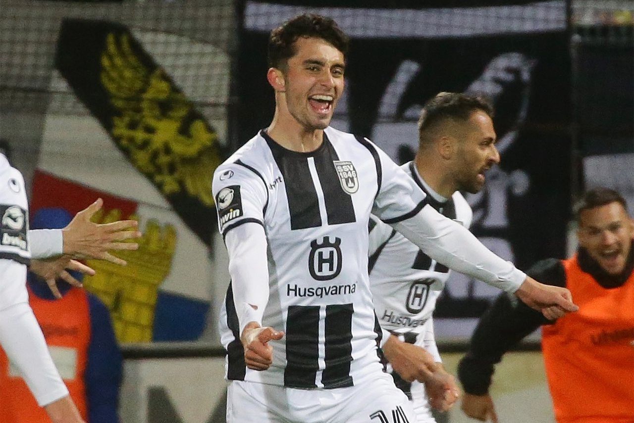 Thomas Kastanaras comemora gol pelo Stuttgart contra o Bayern de Munique em 2024