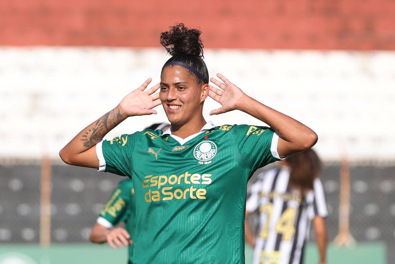 Amanda Gutierres marcou três vezes na vitória do Palmeiras. Foto: Reprodução/X