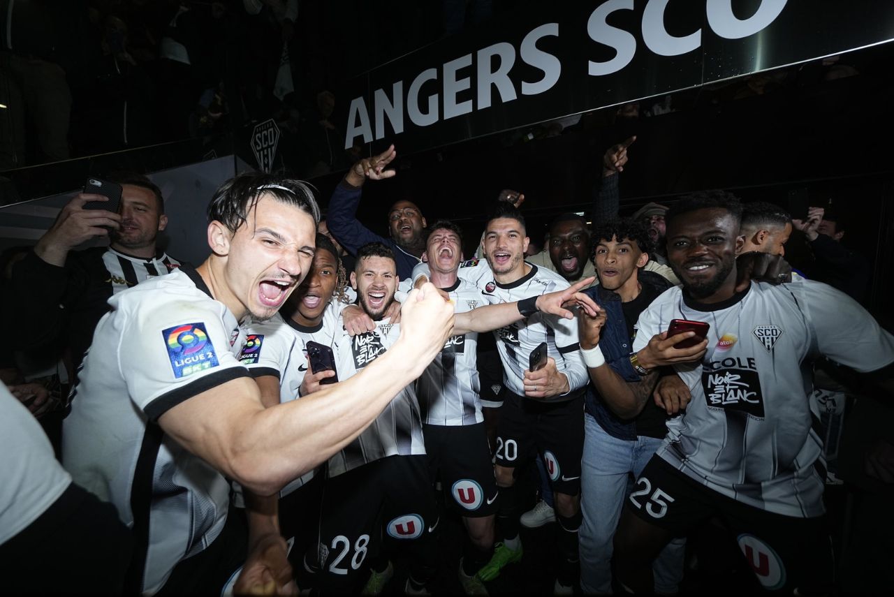 Angers conquistou o acesso à Ligue 1 (Foto: Reprodução)