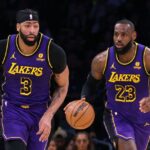 Anthony Davis e LeBron James, dos Los Angeles Lakers (Foto: Harry How/Getty Images via AFP)