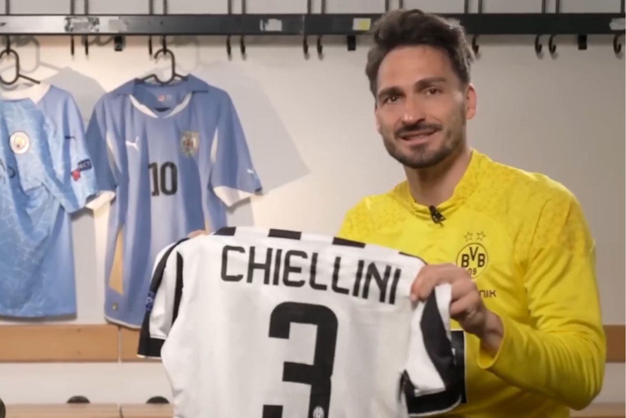 Hummels com a camisa de Giorgio Chiellini, ex-Juventus (Foto: Reprodução)