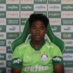 Endrick concedeu coletiva após a convocação (Foto: OneFootball/Reprodução)